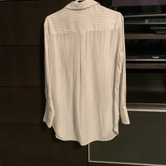 Tunic length blouse - Picture 5 of 5